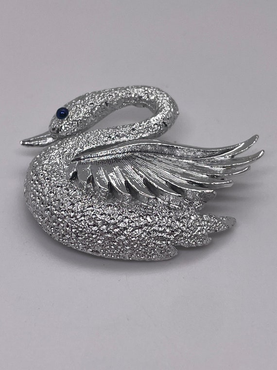 Vintage Gerrys Swan Brooch (signed)