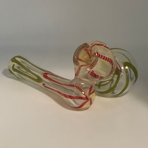 Hammer style Glass pipe yellow and green inside out work (6 inches)