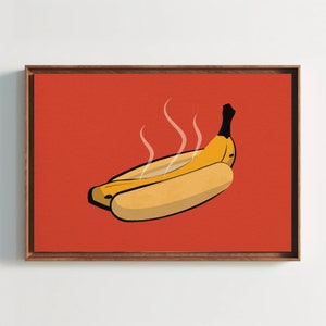 Impresión de plátano picante - Arte mural impreso - Decoración del hogar divertida e ilustrada - Obra de arte de cocina brillante, extraña y única - Sándwich de frutas de perrito caliente