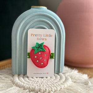 Strawberry Felt Clippie