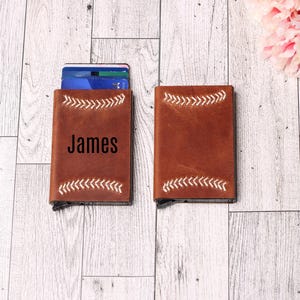 Tarjetero de cuero genuino hecho a mano personalizado con puntadas de fútbol, tarjetero de cuero, billetera mecánica emergente para tarjetas, billetera mágica delgada