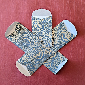 Enveloppes à motifs |  Quatre couleurs ||  :LYS*