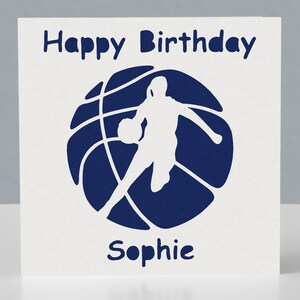 Personalisierte Geburtstagskarte für einen Basketball-Fan einer Frau - Papercut Grußkarte für Basketballspielerin