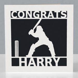 Tarjeta de felicitación de críquet personalizada (diseño Papercut)