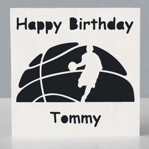 Carte d'anniversaire personnalisée pour fan de basket-ball - Carte de voeux découpée en papier