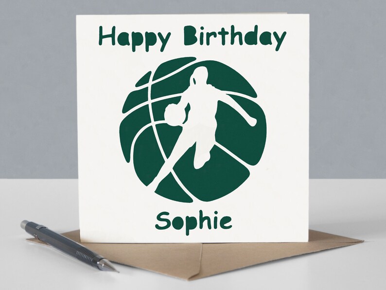 Carte d'anniversaire personnalisée pour fan de basket-ball - Carte de voeux en papier découpé pour basketteur image 5
