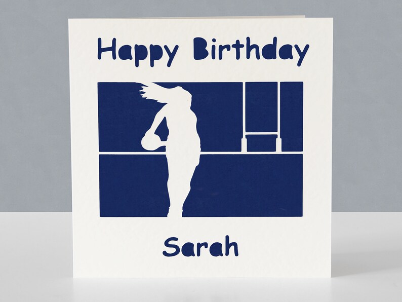 Carte d'anniversaire personnalisée pour joueuse de rugby ou fan de rugby - Carte de voeux rugby en papier découpé image 2