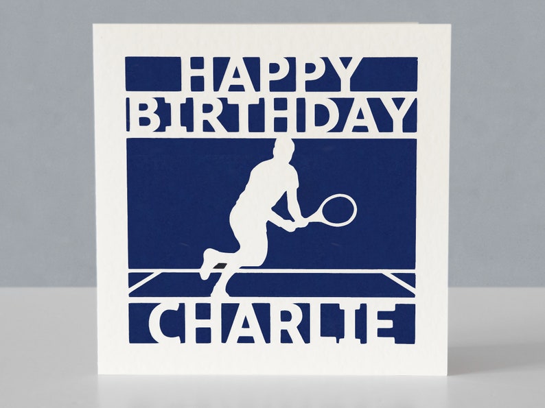 Carte d'anniversaire personnalisée pour joueur de tennis ou fan de tennis - Carte de voeux en papier découpé image 1