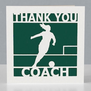 Tarjeta de agradecimiento para un entrenador de fútbol femenino / entrenador de fútbol - Diseño Papercut