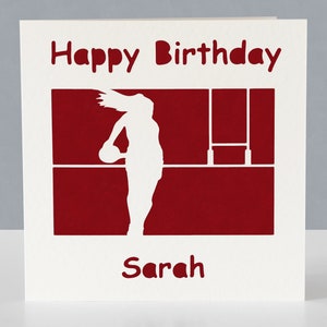 Carte d'anniversaire personnalisée pour joueuse de rugby ou fan de rugby - Carte de voeux rugby en papier découpé image 4