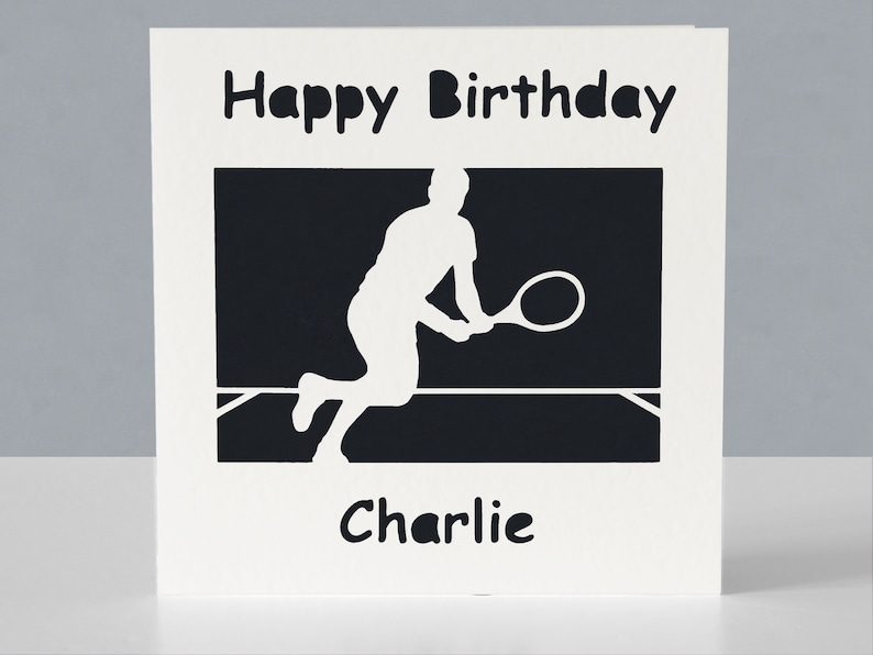 Carte d'anniversaire personnalisée pour joueur de tennis ou fan de tennis - Carte de voeux en papier découpé image 1