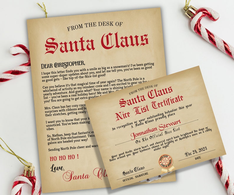 K&ouml;nnte beinhalten: Eine Urkunde im Vintage-Stil mit rotem und wei&szlig;em Rand, betitelt "Nett-Liste-Zertifikat" vom Weihnachtsmann. Die Urkunde ist datiert auf den 24. Dezember 2023 und wird Jonnathan Stewart f&uuml;r sein vorbildliches Verhalten verliehen. Die Urkunde zeigt ein rotes und wei&szlig;es Schneeflocken-Design.