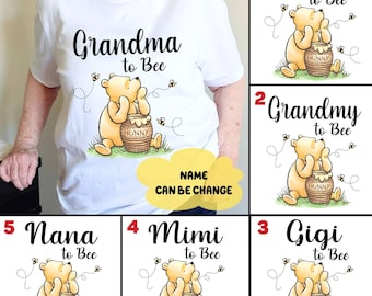 Camiseta personalizada de Winnie Pooh "Abuela a Abeja", "Nana a Abeja", sudadera de embarazo de Disneyland, camiseta de presentación de bebé, regalo para la primera abuela