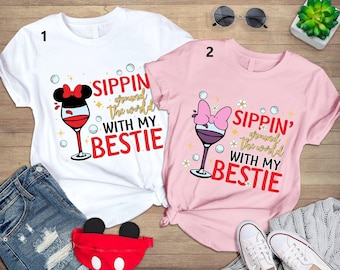 Minnie Mouse bebiendo alrededor del mundo con mi mejor amiga Camiseta Minnie y Daisy Mejores amigas Disneyland a juego, Viaje de chicas BFF