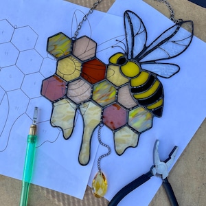 Honeybee and Honeycombs Pattern for Stained Glass (Hobby and Commercial)