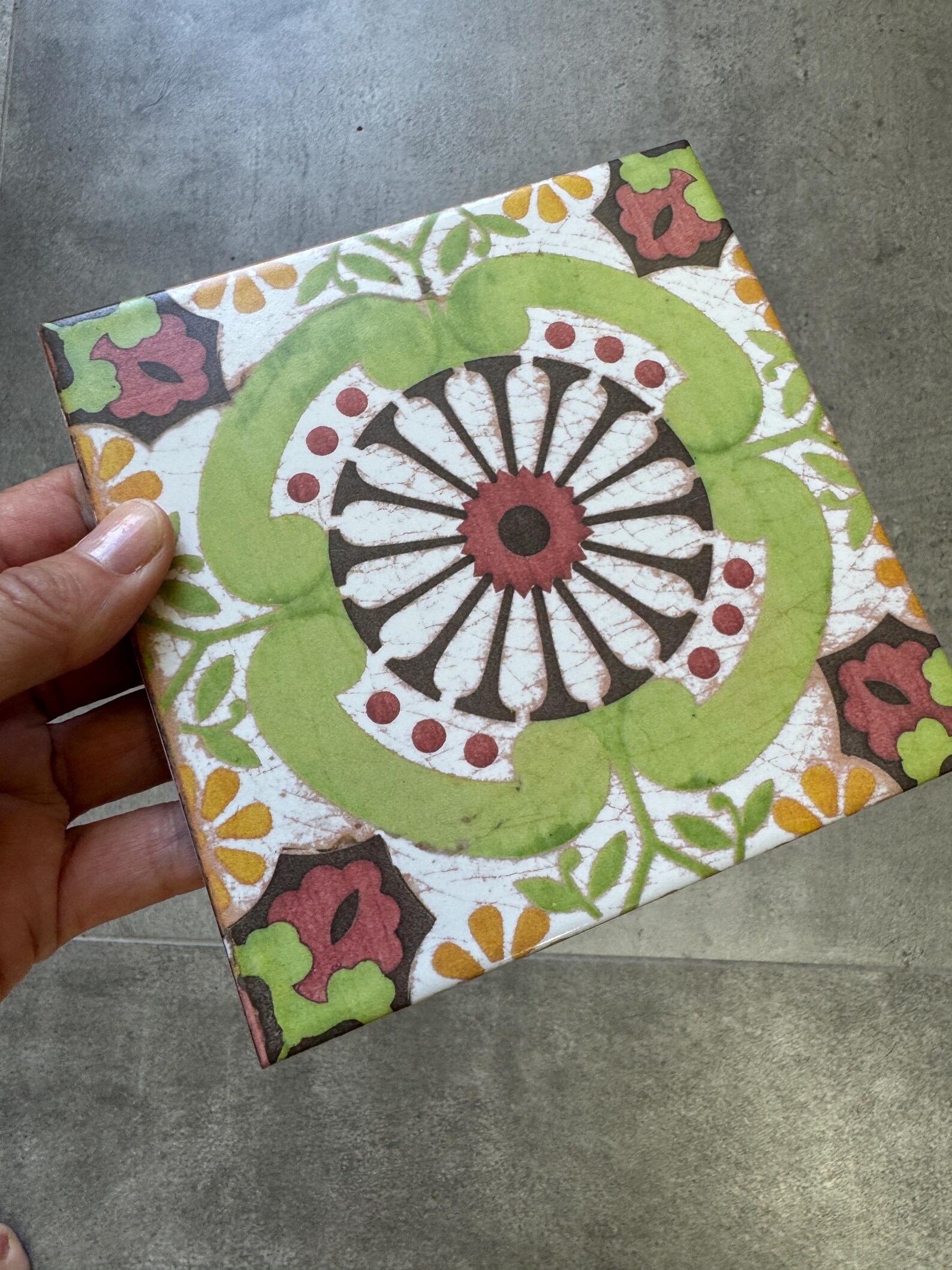 70s Retro Floral Tiles: Green Vintage Tile With Yellow & Rose for ...