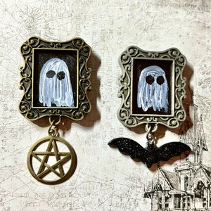 Ghost portrait Fridge Magnet, mini Ghost painting, hand painted magnet, Halloween magnet