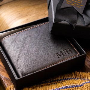 Father's Day Gift, Personalised Black Leather Wallet, Personalized Engraved wallet, Men's custom Card Wallet, Birthday Gift for Him, Dad