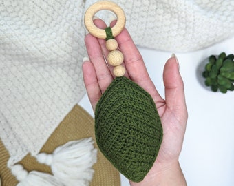 Handmade Crochet Leaf Rattle with Beechwood Ring – Eco-Friendly Baby Toy