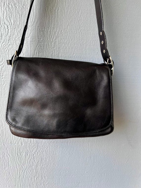 バッグ COACH Vintage Glove-Tanned Leather Pouch Vintage Coach Glove Tanned Black Leather Shoulder Bag Flap Snap