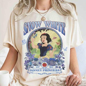 Vintage Disney Snow White and the Seven Dwarfs Shirt, Disney Snow White Princess Movie 2025 Tee, Magic Kingdom Princess Girl Trip Shirt