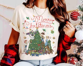 Disney kerstboom Toy Story shirt, Woody Buzz Lightyear Jessie Rex Slinky Dog kerstshirt, Disneyland kerstfeest 2026 geschenken shirts