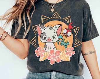 Camiseta retro con el adorable retrato floral de Moana, Pua, cerdo y Hei Hei de Disney, camiseta de Tamatoa Maui, regalo para vacaciones familiares en Magic Kingdom Disneyland