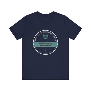 犬の散歩をする人向けTシャツ、「散歩は私のハッピーアワー」、コットンTシャツ（受注生産） 画像 8