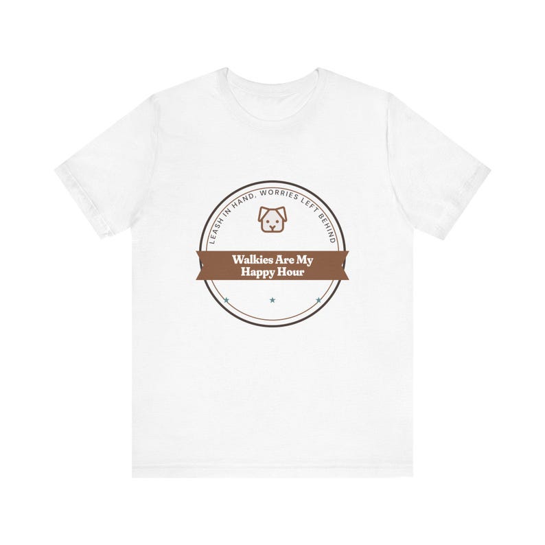 犬の散歩をする人向けTシャツ、「散歩は私のハッピーアワー」、コットンTシャツ（受注生産） 画像 1