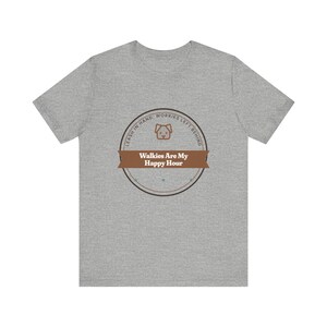 犬の散歩をする人向けTシャツ、「散歩は私のハッピーアワー」、コットンTシャツ（受注生産） 画像 5