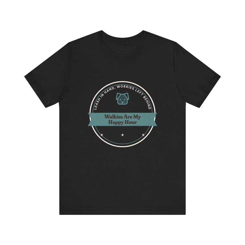 犬の散歩をする人向けTシャツ、「散歩は私のハッピーアワー」、コットンTシャツ（受注生産） 画像 2