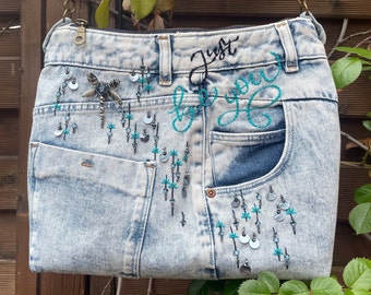 Embroidered Jeans Shoulder Bag - The Flight of the Dragonfly - JUST BE YOU - PuntiLuce Handmade - Unique Piece 061 - Upcycled Denim