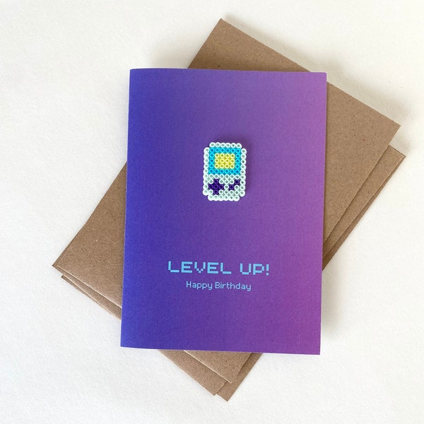 Level up - Geburtstagskarte mit Game Boy aus Bügelperlen, Klappkarte DIN A6, Geburtstagsgeschenk Jugendliche, Gamer, Retro Game Boy