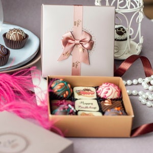 Personalized box of artisanal handmade chocolate, Unique Birthday gift idea Special Birthday present, Luxury gift set, Fresh delicious sweet zdjęcie 3