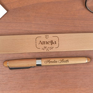 Estuche de madera personalizado para bolígrafos con nombre grabado, regalo corporativo personalizado para mejor amiga, regalo de bolígrafo de madera para ella imagen 2