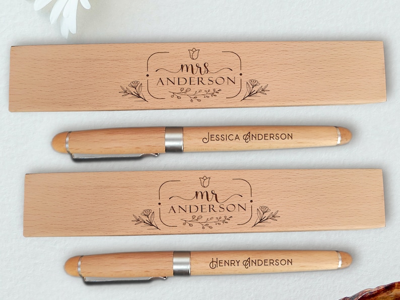 Stylos à bille gravés M. et Mme, ensemble stylo et étui en bois personnalisés, cadeau pour mariage, mariage en couple, cadeau stylet image 4