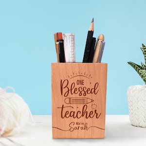Personalized Wooden Pen Holder,Desk Organizer,for Teachers,Maa&#39;m,Coach,Sir.