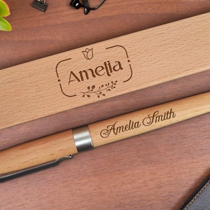 Estuche de madera personalizado para bolígrafos con nombre grabado, regalo corporativo personalizado para mejor amiga, regalo de bolígrafo de madera para ella imagen 1