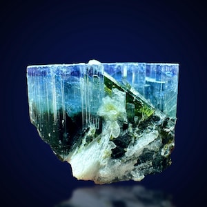 Cristallo di tormalina tricolore con cappuccio viola, blu e verde, cristallo di tormalina terminato dall&#39;Afghanistan Paprok ~ 50 CT