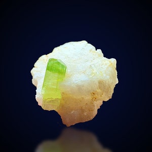 Cristallo di tormalina con cappuccio verde ben terminato, mazzo di cristalli di tormalina grezzi, cristalli di tormalina di Skardu, 28,20 ct