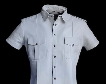 Camicia da uomo in pelle di pecora bianca fatta a mano: vestibilità slim, stile uniforme.