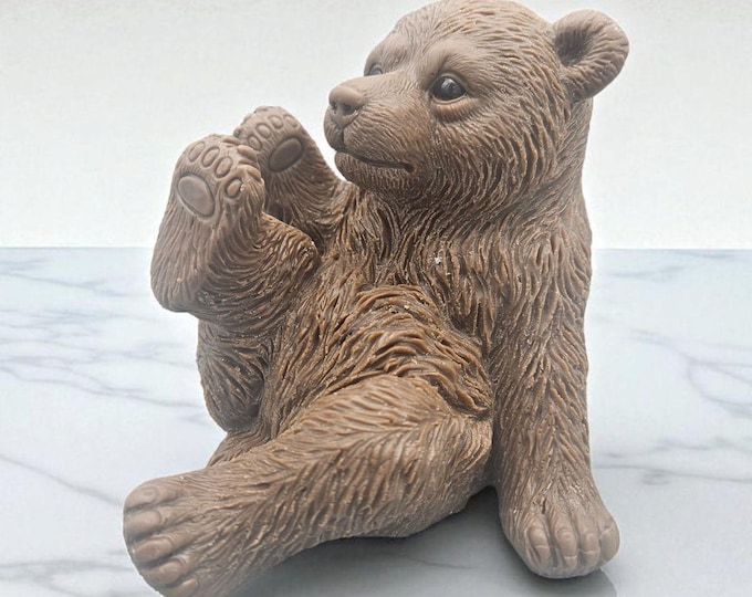 Wild Bear Sitting Candle – Nature-Inspired Home Decor