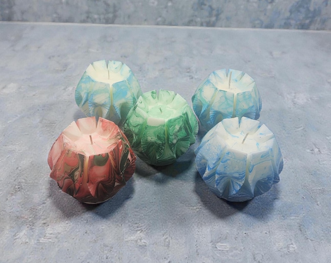 Hand-Poured Marbled Diamond Candle – Geometric Decor, Scented