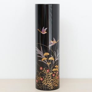 Japanese cylindrical black lacquered vase in Echizen lacquer decorated with delicately colored birds and flowers