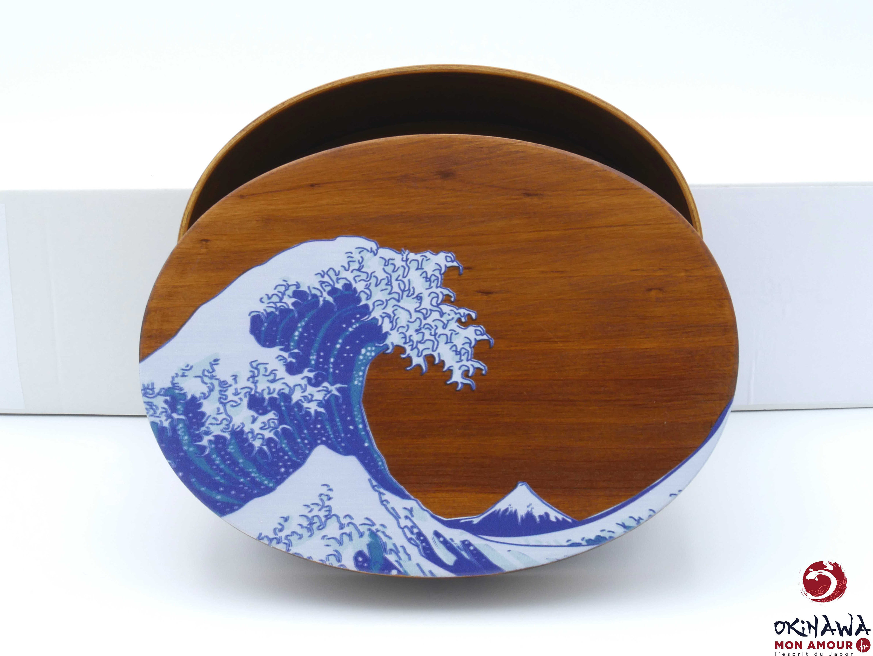 Bento-Box aus japanischem Zedernholz mit der Darstellung der Welle vor Kanagawa