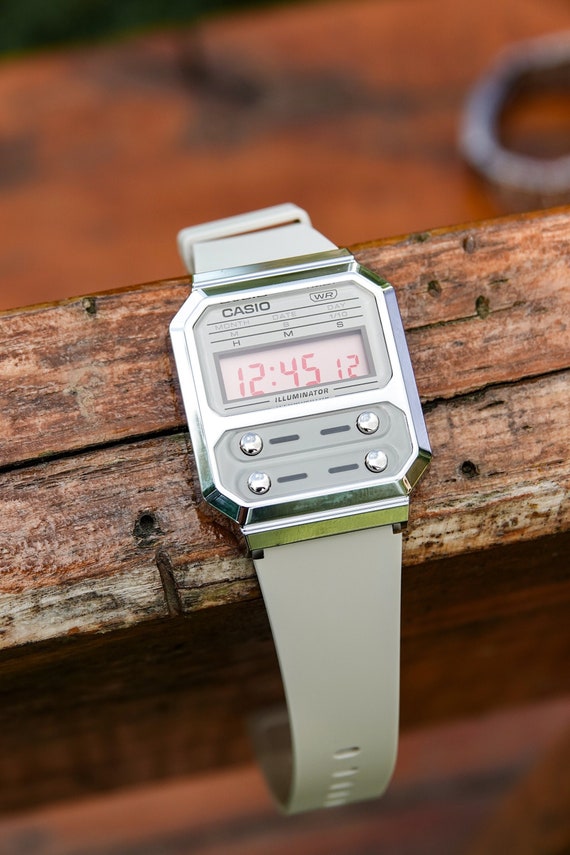 Strawberry – Modified Watch Based on Casio A100 – Red Screen