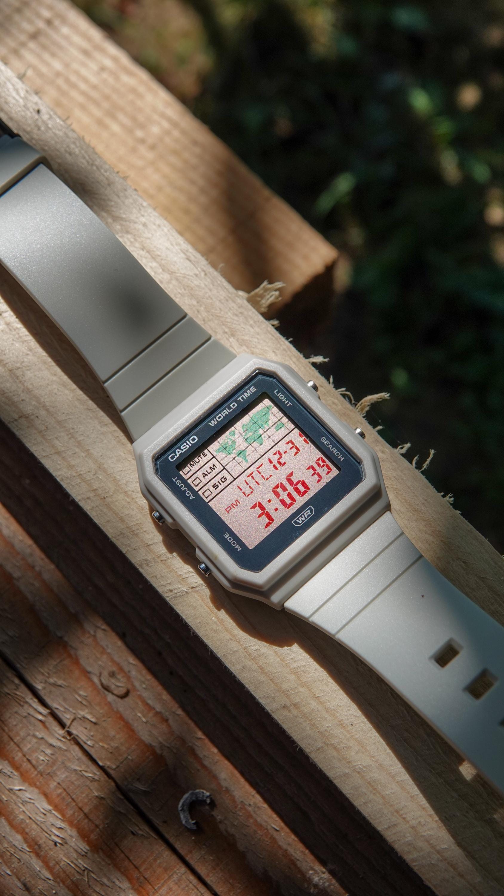 Tokyo Strawberry LF30 – Modified Watch Based on Casio LF-30W