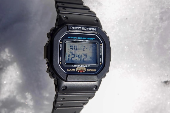 ゴーストクリア – カシオ G-Shock DW-5600 をベースにした改造腕時計