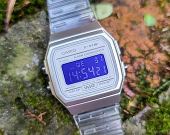 "Casio F91W ""Midnight Purple"" Benutzerdefinierte Casio mod - Modifizierte weiße transparente Casio Vintage Digitaluhr - Transparentes Armband."