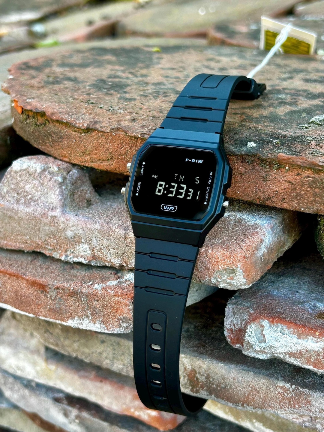 Minimalist Black Modifizierte Armbanduhr basierend auf Casio F